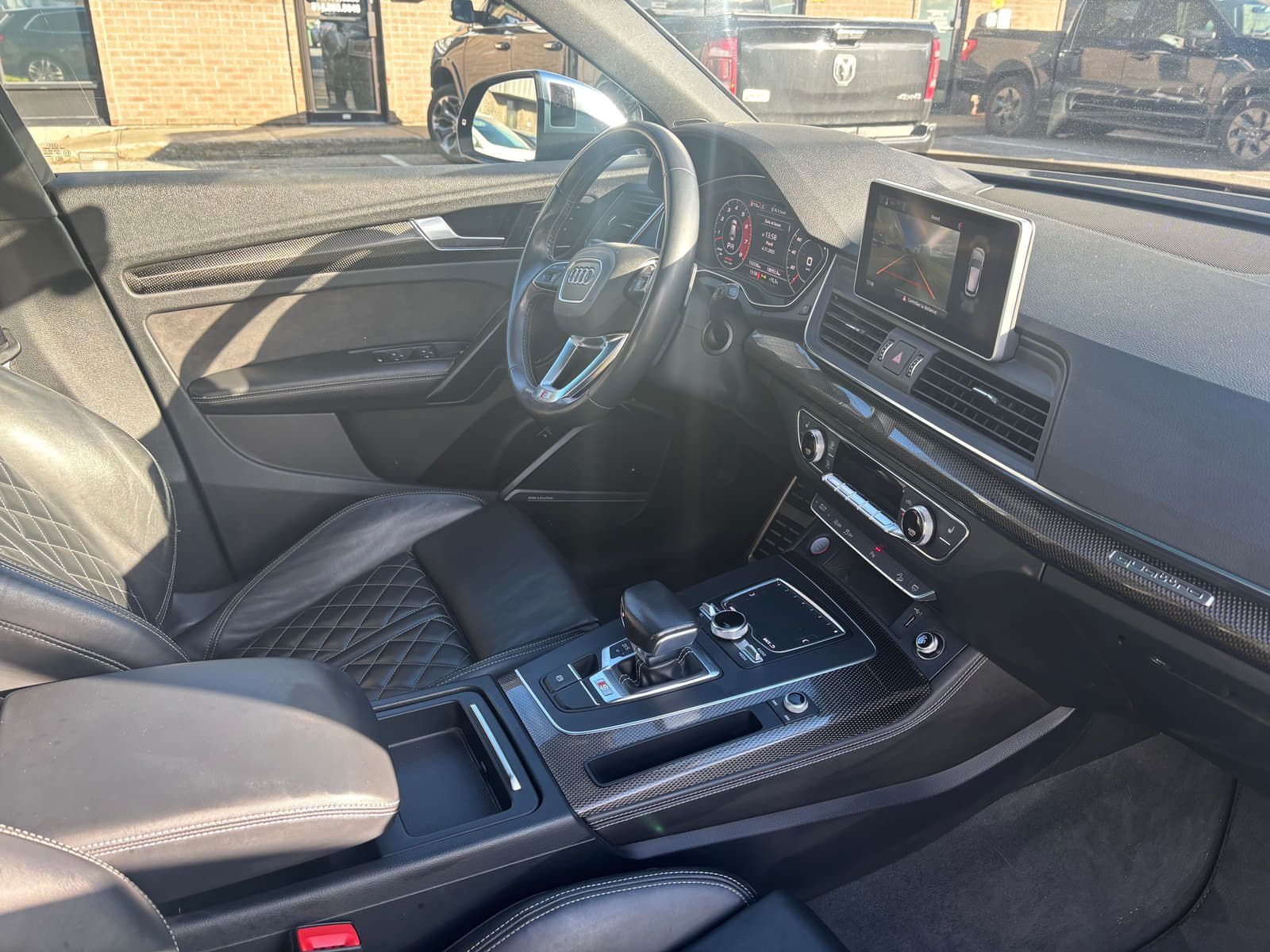 Audi SQ5 2018 - Image 10